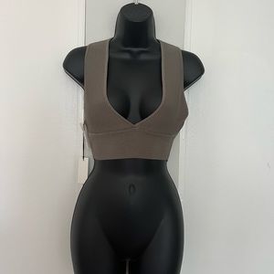 Aritzia Babaton Sculpt Knit Deep V Tank | Small | Olive Green